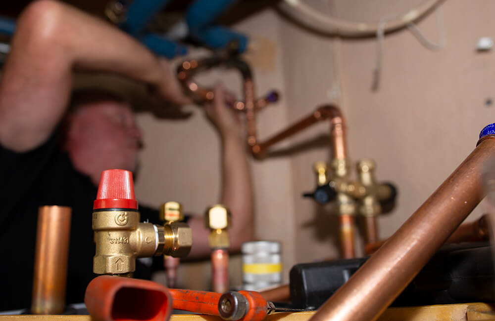 Får jag installera luft-vattenvärmepump själv?