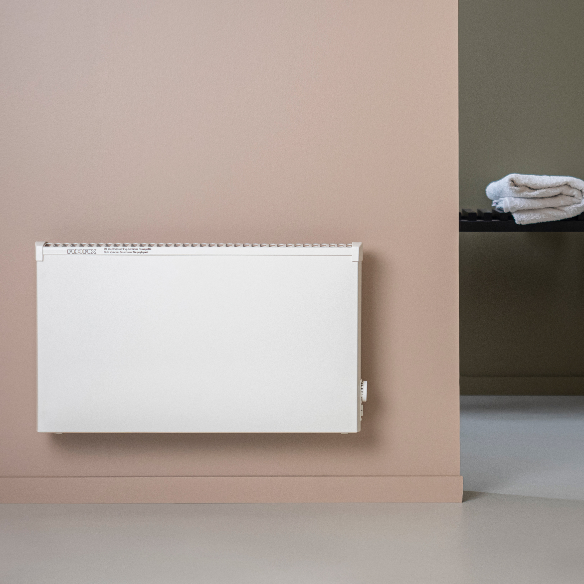 Våtrumselement Adax VPS10 med Bluetooth CONCATENATE(CM7," W, ",CN7," V")