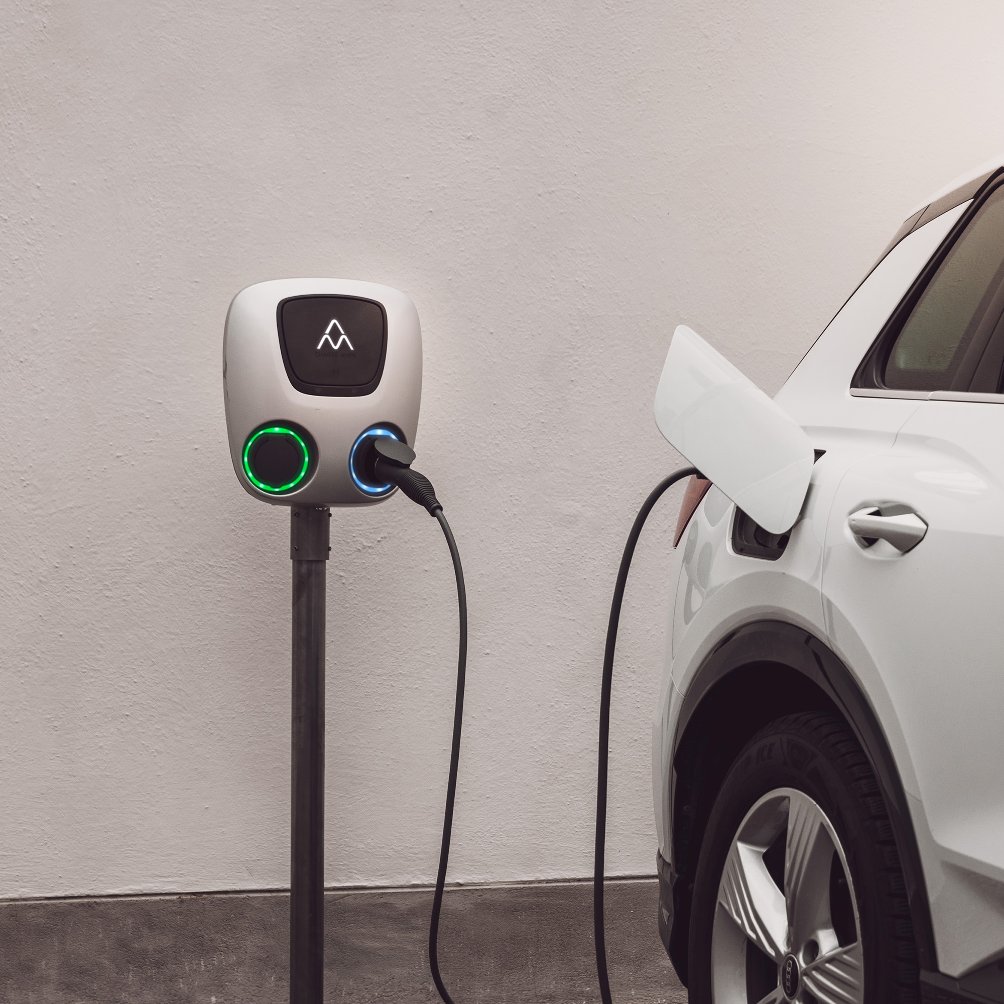 Charge Amps Aura 2x22 kw 4G Laddbox